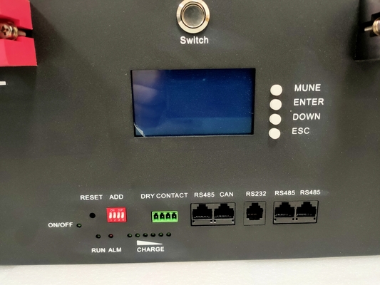Εναρμονιζόμενο 48V 100Ah Lifepo4 μπαταρία 51.2V 100Ah Rack Mount 10 χρόνια ζωής